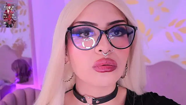 Snapshot of Misselektra__ chatting on October 6, 2025, 3:37 am Misselektra online show from October 6, 2025, 3:37 am