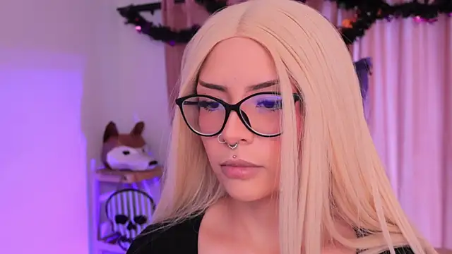 Snapshot of Misselektra__ chatting on October 18, 2025, 1:23 pm Misselektra online show from October 18, 2025, 1:23 pm