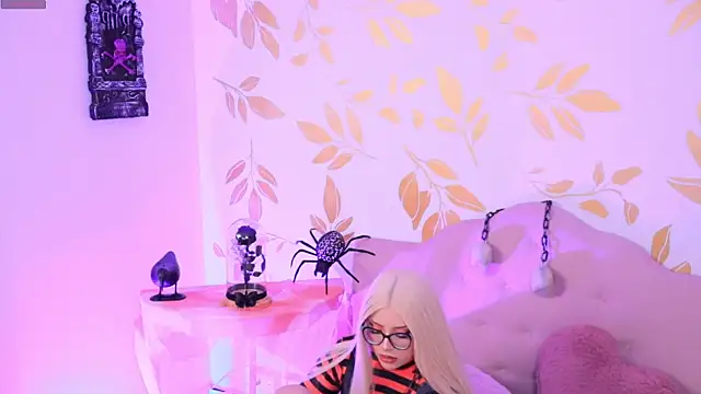 Snapshot of Misselektra__ chatting on October 31, 2025, 5:19 am Misselektra online show from October 31, 2025, 5:19 am