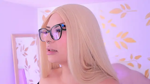 Snapshot of Misselektra__ chatting on November 17, 2025, 3:56 am Misselektra online show from November 17, 2025, 3:56 am