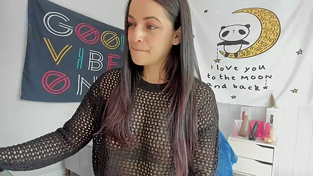 LovelyAzucena online show from November 4, 2025, 2:38 pm