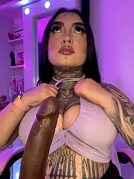 CloeeBeckam online show from December 4, 2025, 4:33 am