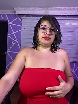 Snapshot of MiiaaJoness chatting on May 22, 2026, 5:18 pm MiiaaJoness online show from May 22, 2026, 5:18 pm