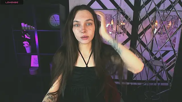 ChloeSunny online show from May 6, 2026, 5:46 am