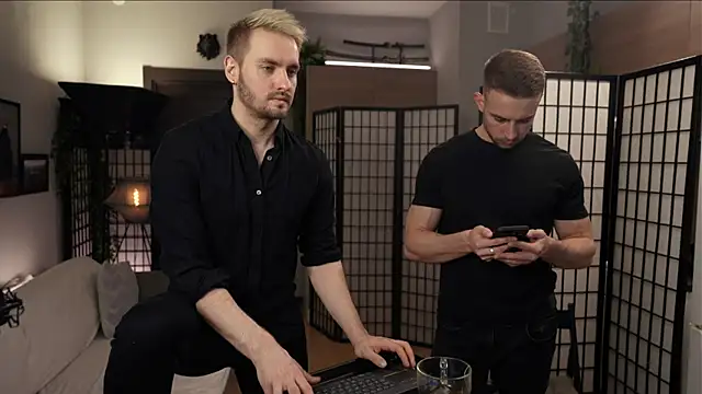 Snapshot of enjoy_me chatting on March 13, 2025, 3:06 pm enjoy me online show from March 13, 2025, 3:06 pm