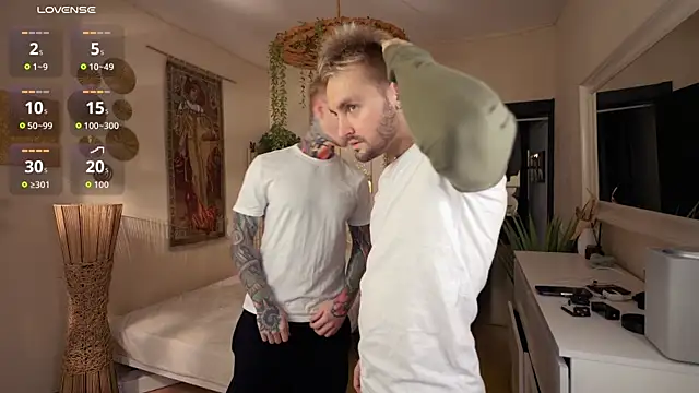 Snapshot of enjoy_me chatting on October 7, 2025, 5:21 pm enjoy me online show from October 7, 2025, 5:21 pm