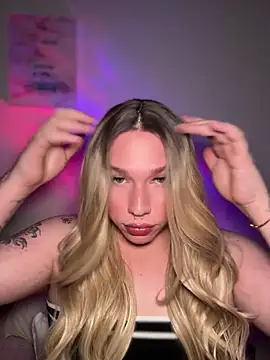 IsabellaFigueredo   online show from May 13, 2026, 7:06 am