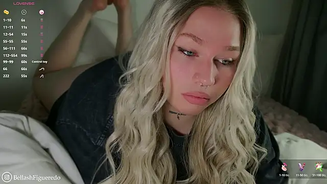 IsabellaFigueredo   online show from May 23, 2026, 12:42 pm