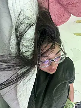 CelesteBrucee online show from April 11, 2026, 1:43 am