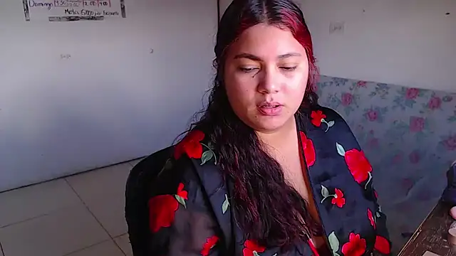 girl milk2 online show from November 2, 2025, 4:20 pm