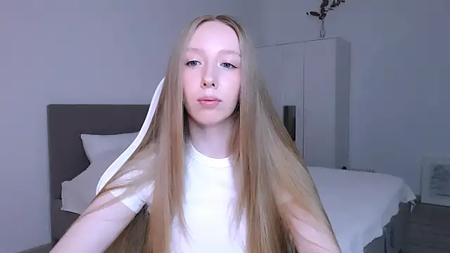 Luna insniity online show from November 22, 2025, 7:57 pm