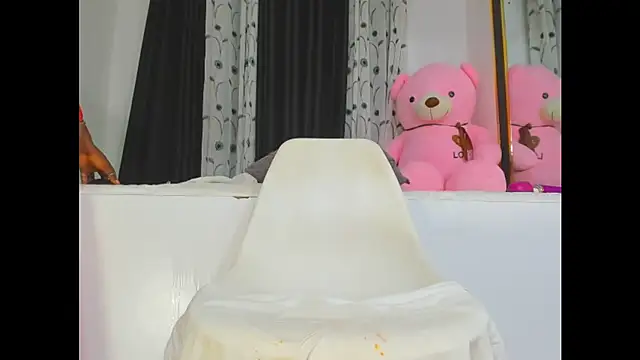 Snapshot of Yummy_squirter chatting on December 17, 2024, 4:56 am Yummy squirter online show from December 17, 2024, 4:56 am