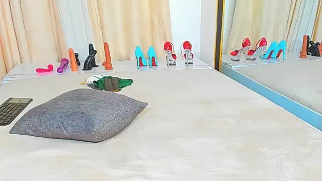 Snapshot of Yummy_squirter chatting on October 27, 2025, 12:26 am Yummy squirter online show from October 27, 2025, 12:26 am