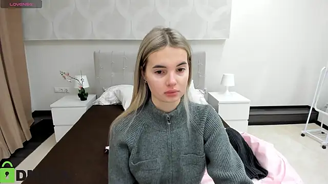 Donna Evans online show from November 24, 2025, 11:48 pm