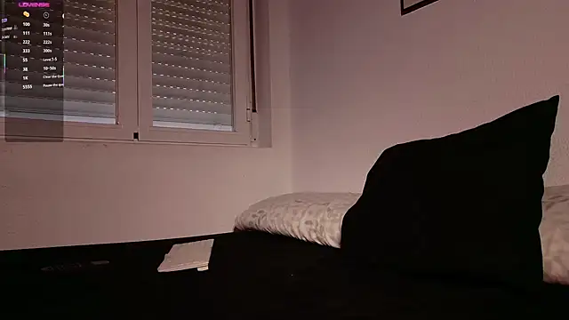 mrj99219 online show from April 18, 2026, 6:06 am