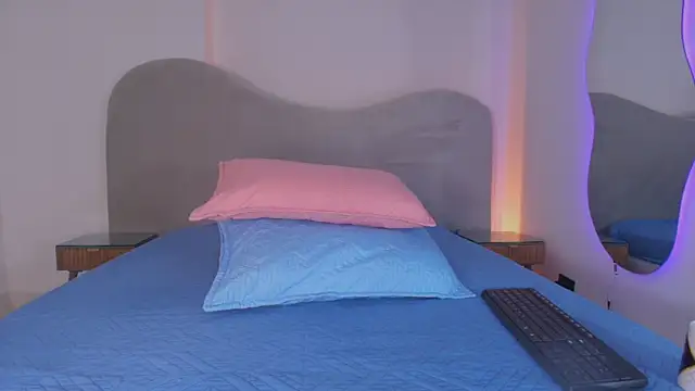 lucyy gray online show from December 17, 2025, 3:12 am