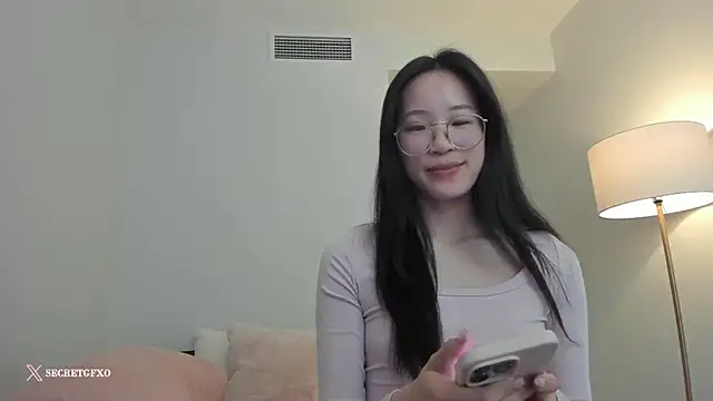 Snapshot of secretgirlfriendxo chatting on March 19, 2025, 4:13 pm secretgirlfriendxo online show from March 19, 2025, 4:13 pm