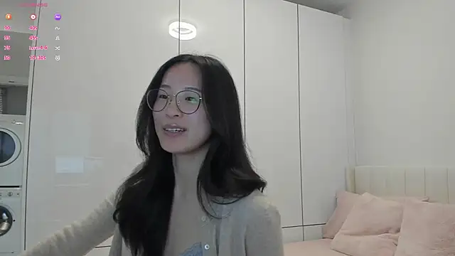 Snapshot of secretgirlfriendxo chatting on October 10, 2025, 1:04 am secretgirlfriendxo online show from October 10, 2025, 1:04 am
