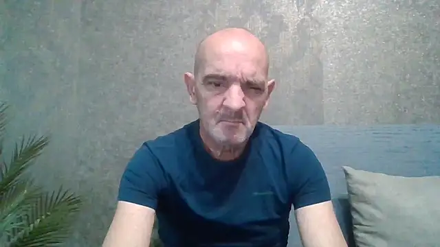 Snapshot of skorpibg65 chatting on April 21, 2026, 2:23 pm skorpibg65 online show from April 21, 2026, 2:23 pm