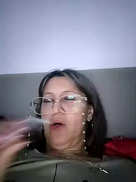 Snapshot of naughtymilfT chatting on February 19, 2025, 7:16 pm naughtymilfT online show from February 19, 2025, 7:16 pm