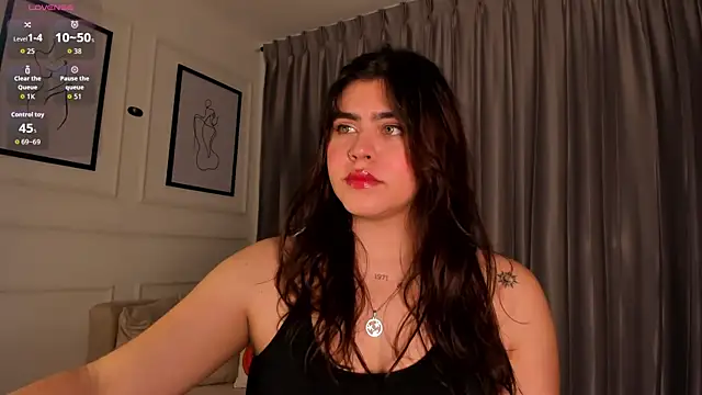 Snapshot of veronica185 chatting on October 2, 2025, 3:24 am veronica185 online show from October 2, 2025, 3:24 am