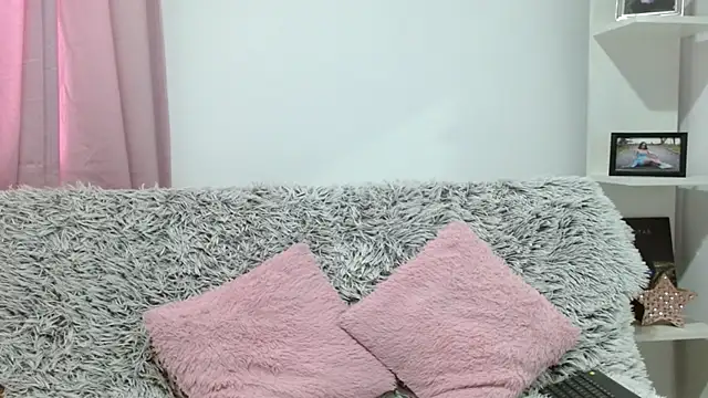 Snapshot of aliicee_m chatting on September 29, 2025, 5:40 pm aliicee m online show from September 29, 2025, 5:40 pm