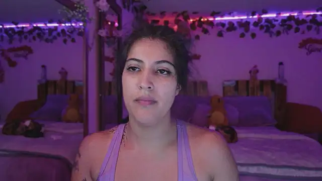 azahar  ziiz online show from November 23, 2025, 1:27 am