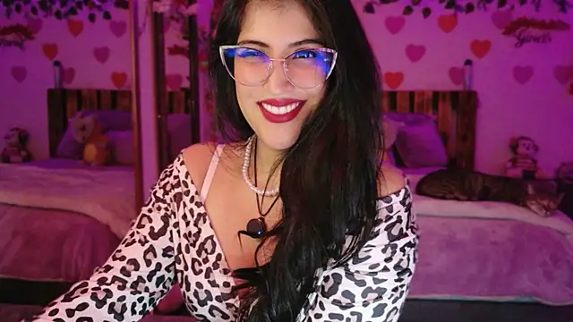 azahar  ziiz online show from April 14, 2026, 1:11 am