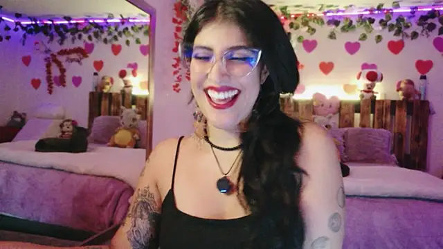 Snapshot of azahar__ziiz chatting on July 9, 2026, 12:26 am azahar ziiz online show from July 9, 2026, 12:26 am