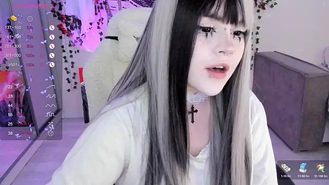 SelenaCute online show from November 4, 2025, 11:53 am