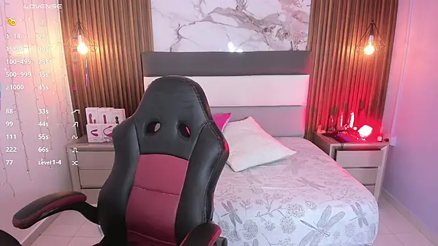 megancero online show from October 25, 2025, 12:45 pm