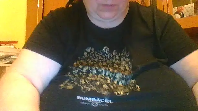 Nataliesbestjuggs online show from November 14, 2025, 11:02 pm