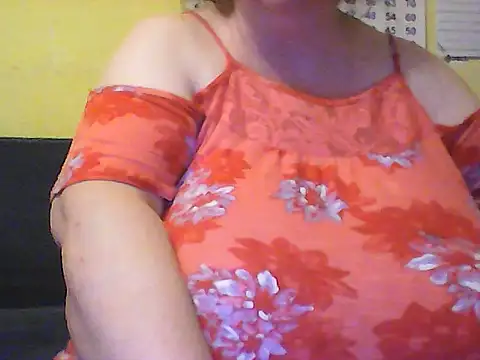 Nataliesbestjuggs online show from May 31, 2026, 6:09 pm