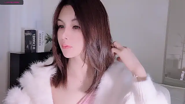 lvy-w online show from October 31, 2025, 12:06 pm