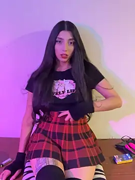 Snapshot of Felicia_smok3 chatting on November 2, 2025, 2:03 am Felicia smok3 online show from November 2, 2025, 2:03 am