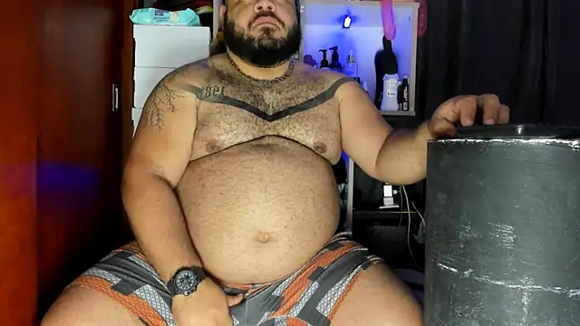 Snapshot of Latino_bigcock chatting on December 4, 2024, 6:50 pm Latino bigcock online show from December 4, 2024, 6:50 pm