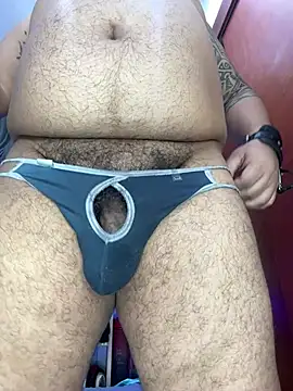 Snapshot of Latino_bigcock chatting on December 14, 2024, 6:02 am Latino bigcock online show from December 14, 2024, 6:02 am