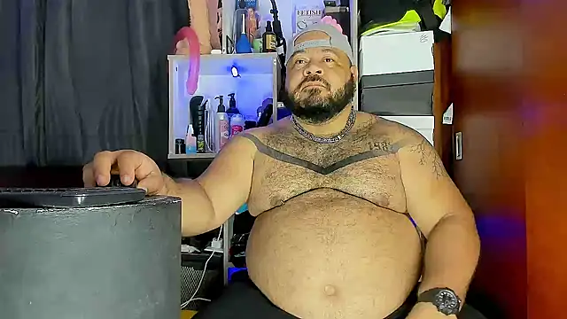 Snapshot of Latino_bigcock chatting on March 20, 2025, 2:29 am Latino bigcock online show from March 20, 2025, 2:29 am