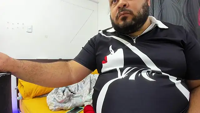 Latino bigcock online show from October 7, 2025, 3:58 am