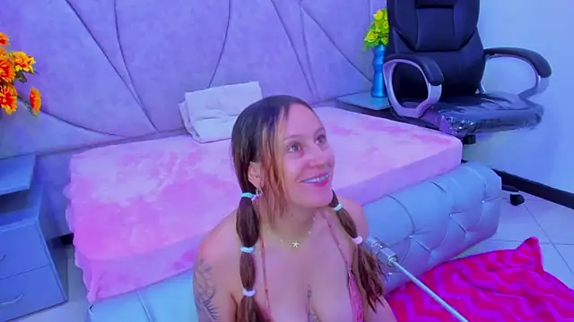 Snapshot of HornySlut69_ chatting on October 22, 2025, 12:38 pm HornySlut69 online show from October 22, 2025, 12:38 pm