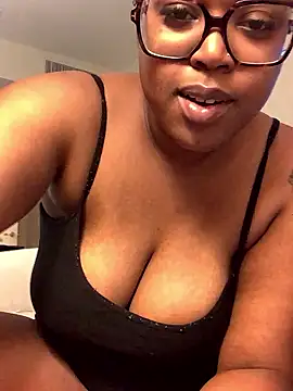SweetHoneyBunz online show from January 14, 2026, 4:51 am