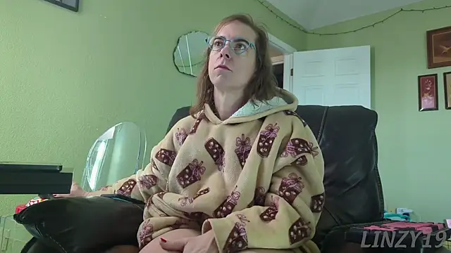 Linzy 19 online show from November 9, 2025, 4:16 pm