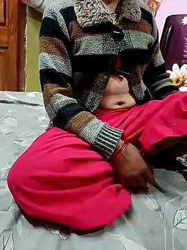 Snapshot of COUPLLE_VILLAGE chatting on December 25, 2024, 4:32 pm COUPLLE VILLAGE online show from December 25, 2024, 4:32 pm