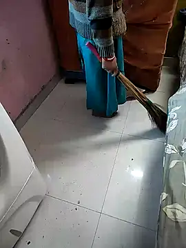 Snapshot of COUPLLE_VILLAGE chatting on February 1, 2025, 3:41 am COUPLLE VILLAGE online show from February 1, 2025, 3:41 am