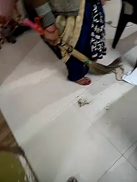 Snapshot of COUPLLE_VILLAGE chatting on February 17, 2025, 3:47 am COUPLLE VILLAGE online show from February 17, 2025, 3:47 am