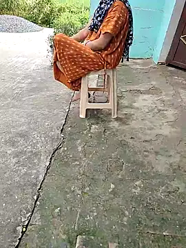 Snapshot of COUPLLE_VILLAGE chatting on October 6, 2025, 2:42 am COUPLLE VILLAGE online show from October 6, 2025, 2:42 am