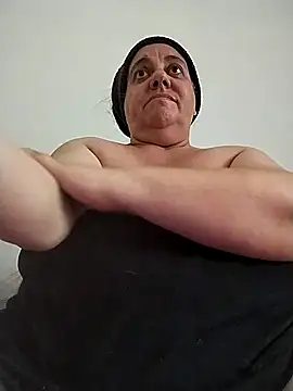 BustyBabyOfficial online show from October 9, 2025, 2:04 pm