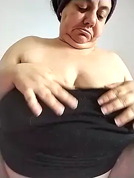 BustyBabyOfficial online show from November 3, 2025, 2:40 pm