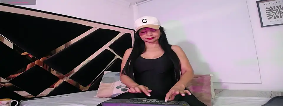 EVA45LOVES online show from November 10, 2025, 10:14 am