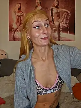 LessiaMia online show from October 26, 2025, 4:46 pm